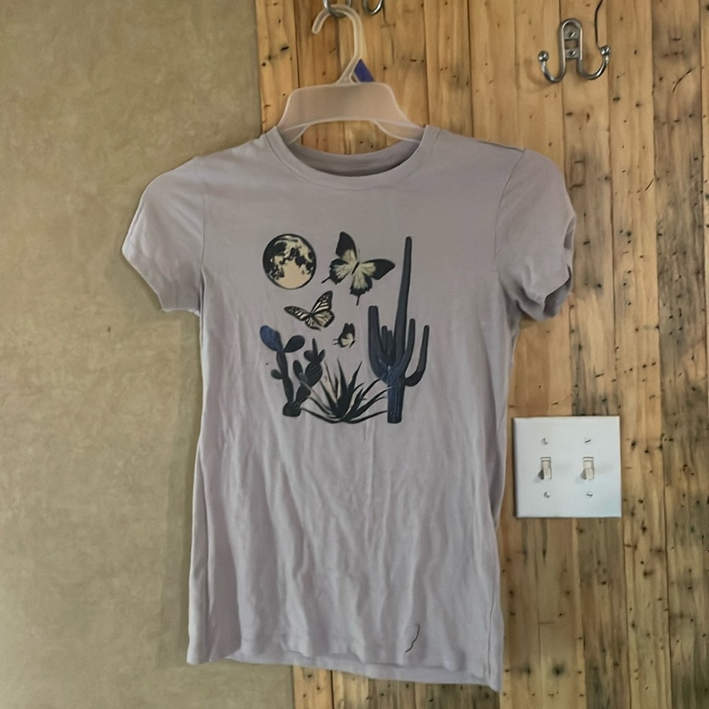 Cactus and butterfly tee. Small.